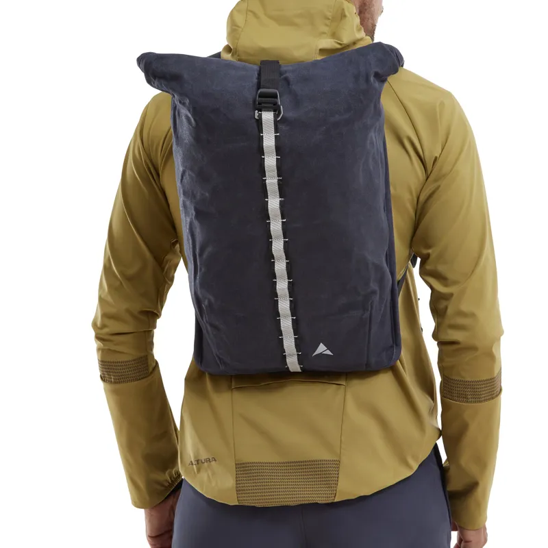 Altura Heritage 12L Cycling Backpack in Navy-3