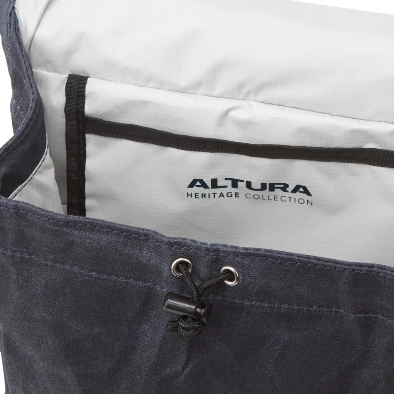 Altura Heritage 16L Single Pannier in Navy-3