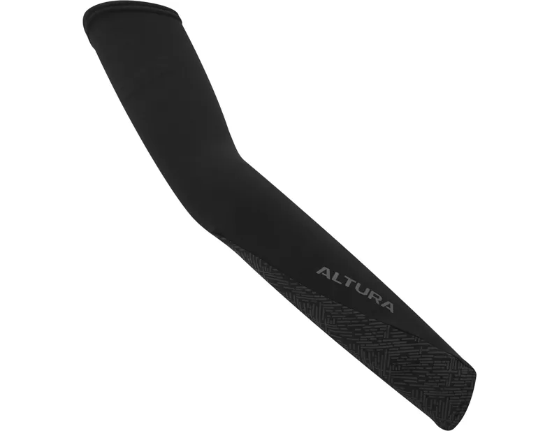 Balfes Bikes Altura Thermal DWR Unisex Arm Warmers in Black | Free postage over £30, £10 off first order, price match & 0% finance.