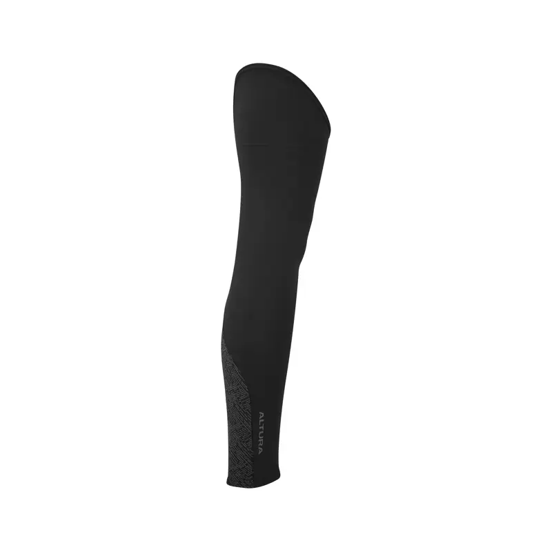 Balfes Bikes Altura DWR Leg Warmer in Black | Free postage over £30, £10 off first order, price match & 0% finance.