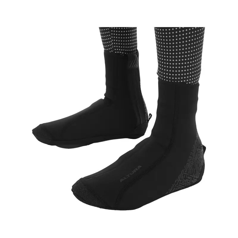 Balfes Bikes Altura Thermostretch Unisex Windproof Cycling Overshoes in Black | Free postage over £30, £10 off first order, price match & 0% finance.