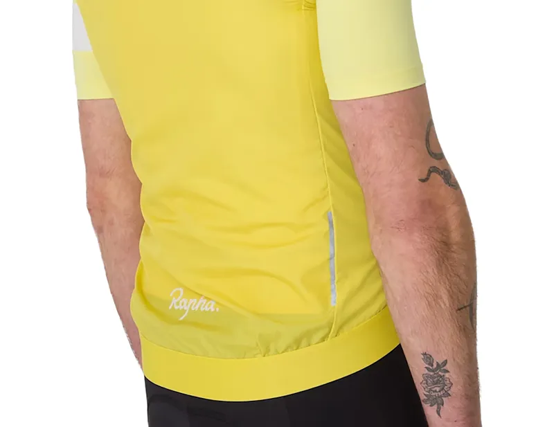 Rapha Core Gilet in Pear/White-2