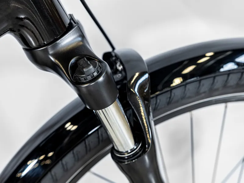 Trek Allant+ 5 Lowstep 400Wh Electric Hybrid Bike 2024 in Black-11