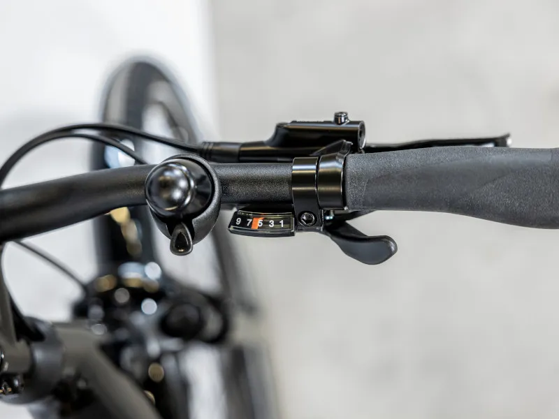 Trek Allant+ 5 725Wh Lowstep Electric Hybrid Bike 2024 in Trek Black-4