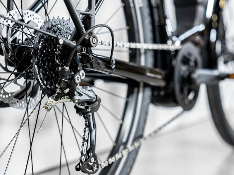 Trek Allant+ 5 725Wh Lowstep Electric Hybrid Bike 2024 in Trek Black-7