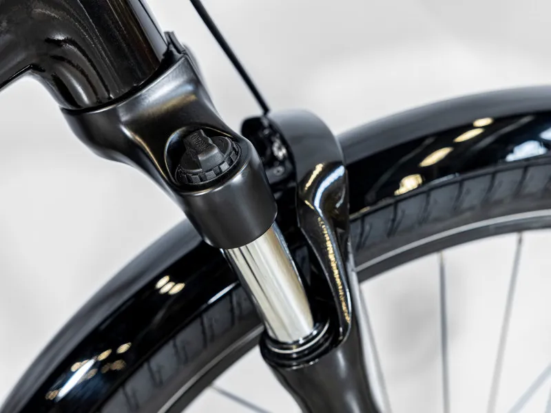 Trek Allant+ 5 Stagger 400Wh Electric Hybrid Bike 2024 in Black-11