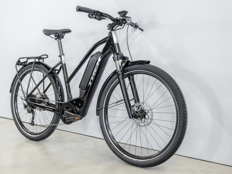 Trek Allant+ 5 545Wh Stagger Electric Hybrid Bike 2024 in Trek Black-9
