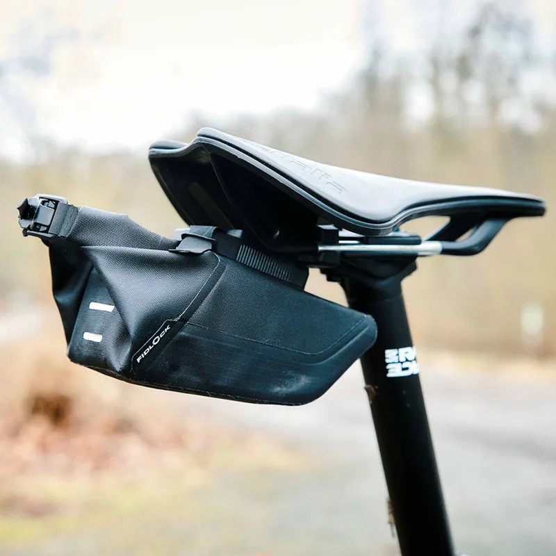 Fidlock PINCLIP Saddle Bag S 0.4L + Saddle Base in Black-1