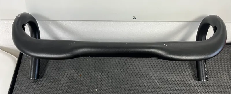 EX DISPLAY Bontrager Elite Aero VR-CF 40 cm 400 mm Road Handlebar in Black