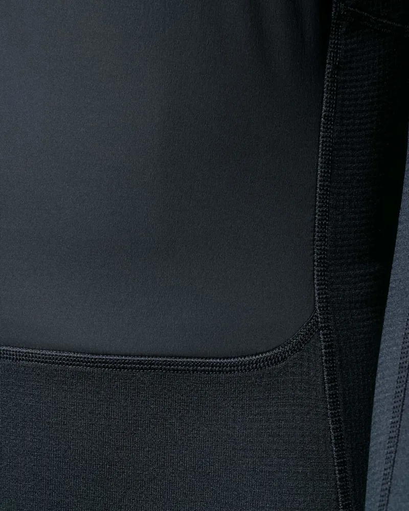 Rapha Men's Insulated Windblock Base Layer in Black-6