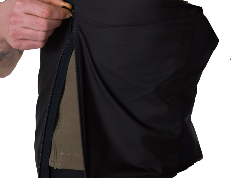 Rapha Brevet Element Wind Gilet in Black/Grey-3