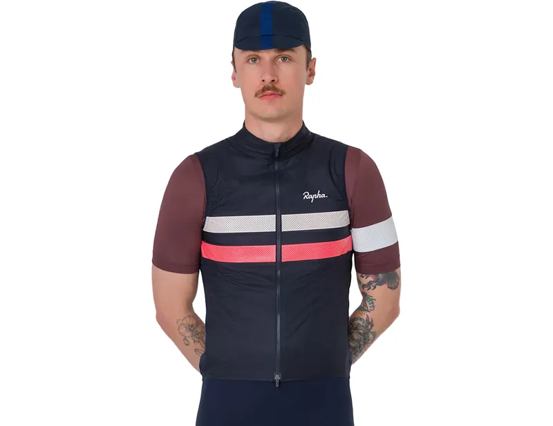 Rapha Brevet Gilet in Dark Navy/Hi-Vis Pink-2