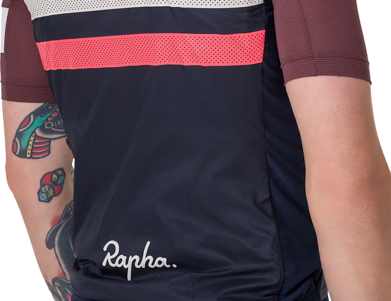Rapha Brevet Gilet in Dark Navy/Hi-Vis Pink-4