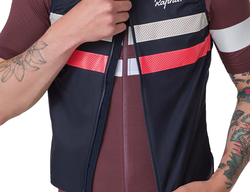 Rapha Brevet Gilet in Dark Navy/Hi-Vis Pink-5