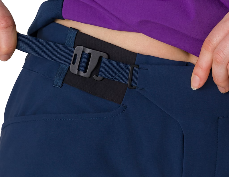 Rapha Women's Trail Finale Pant in Dress Marine Blue/Black-2