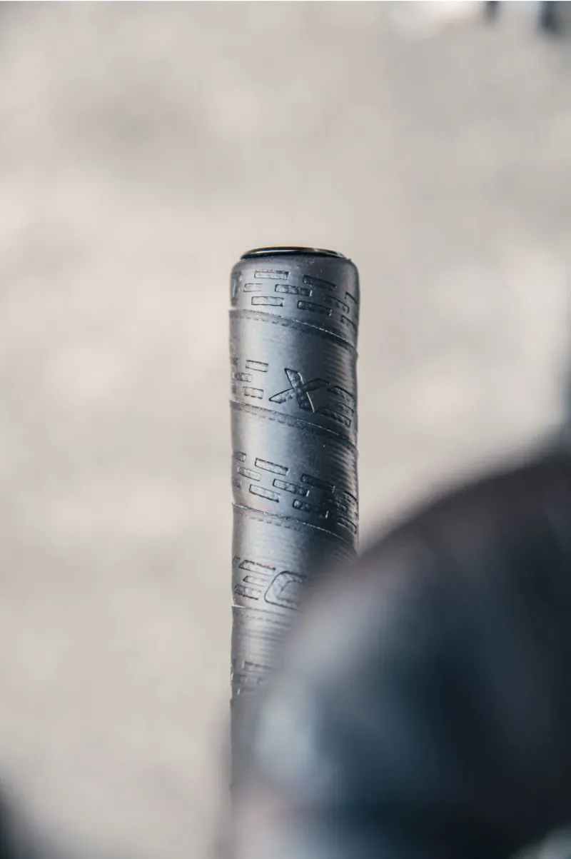 CADEX Race Handlebar Tape in Black-6