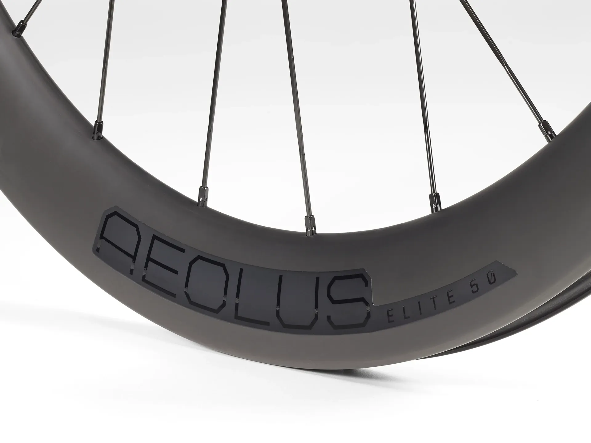 Bontrager Aeolus Elite 50 TLR Disc Front Road Wheel in Black