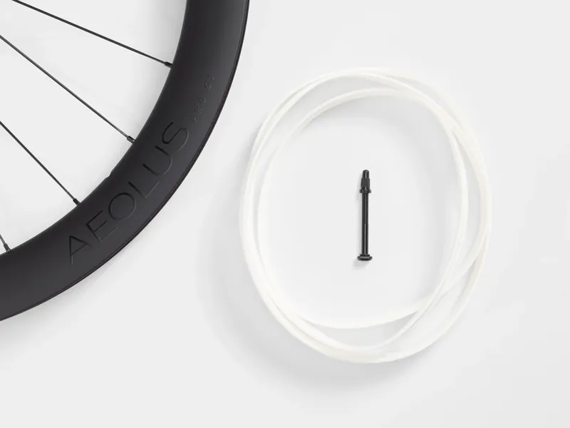 Bontrager Aeolus Pro 51 TLR Disc 700c Road Wheelset in Black-5