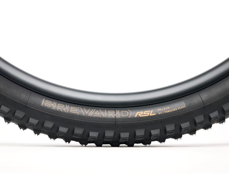 Bontrager Brevard RSL XT TLR 29x2.5 inch MTB Tyre in Black-2