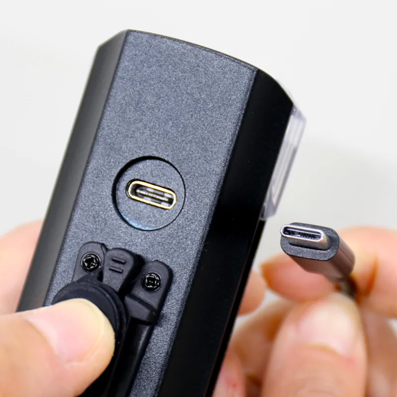 Cateye AMPP 2200 Front Bike Light in Black-2