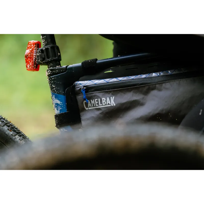 Cateye VIZ 100 USB-C Rear Bike Light in Red-3