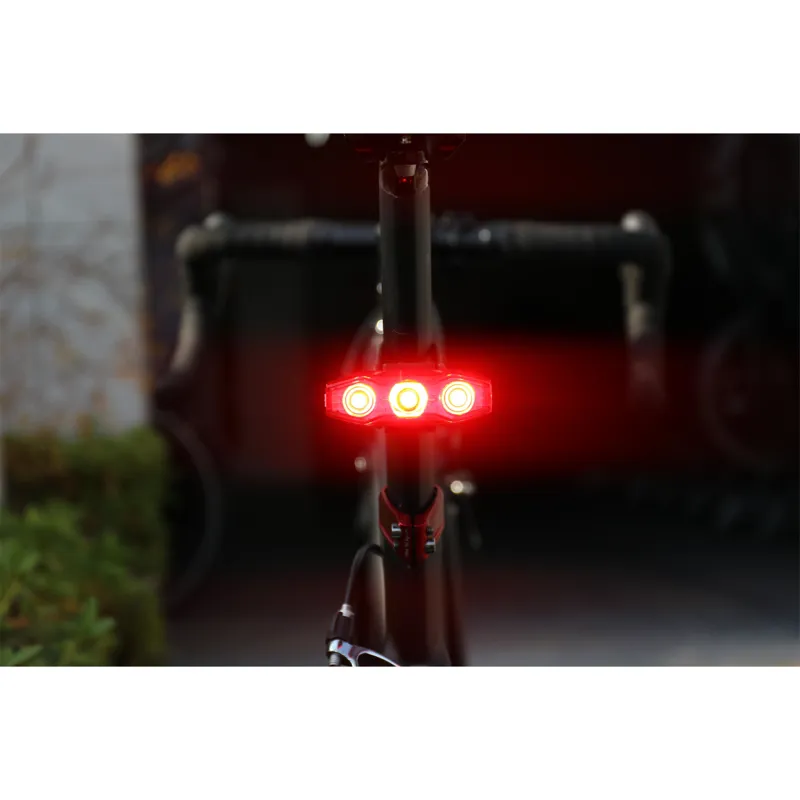 Cateye Viz 300 USB-C Rear Bike Light in Red-5
