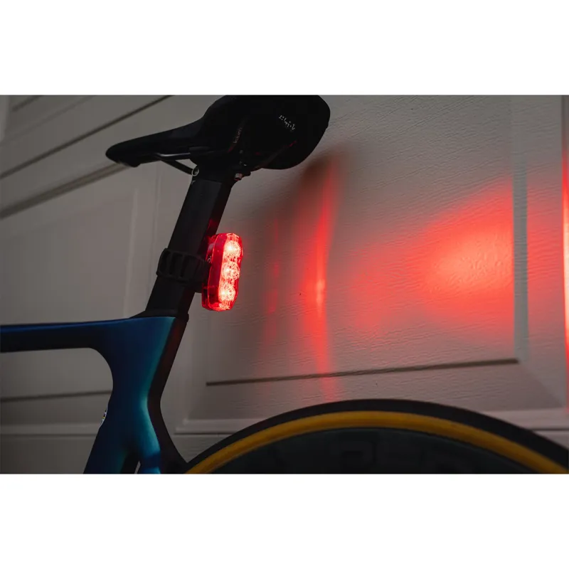 Cateye Viz 450 USB-C Rear Bike Light in Red-1