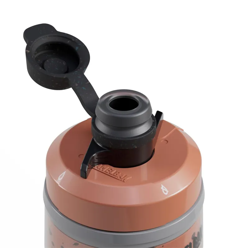 Camelbak Podium Dirt Series Chill 21oz/620ml Bottle in Sierra Red-3