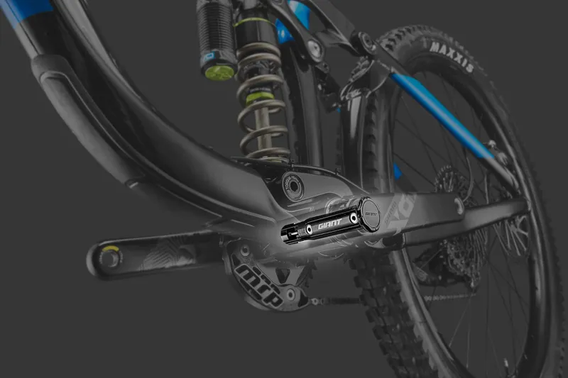 Giant Clutch Crank Core Storage in Black-1