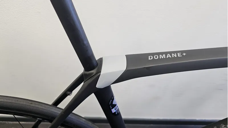 EX DISPLAY Trek Domane+ SLR 6 105 Di2 Electric Road Bike 62cm 2025 in Matte Deep Smoke Black-2