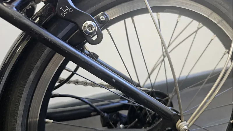 EX DEMO Brompton P Line 4 speed Low handlebar Standard Seatpost Folding Bike 2026 in Flame Lacquer -7