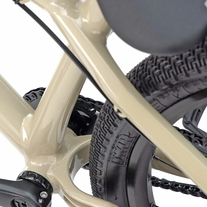 DMR Rhythm Team Dirt Jump Bike one size 2026 in Sand-7