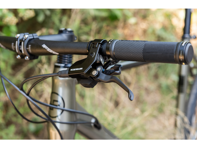 DODGY BRAKES Orro Terra Gravel Flat Bar 105 R900 Gravel Bike 2023 in Silver -4