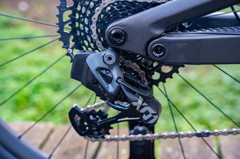 Scott Genius ST 900 Tuned Full Suspension Mountain Bike 2024 in Black/Green-3