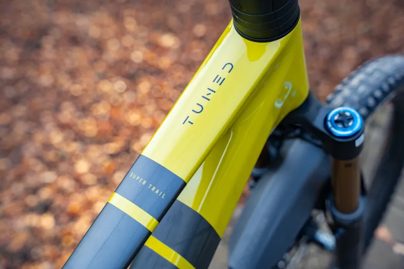 Scott Genius ST 900 Tuned Full Suspension Mountain Bike 2024 in Black/Green-4