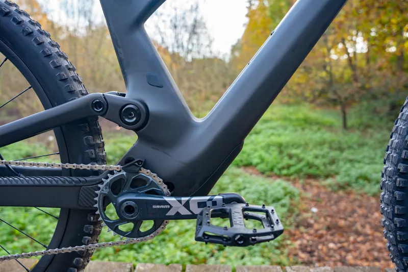 Scott Genius ST 900 Tuned Full Suspension Mountain Bike 2024 in Black/Green-10