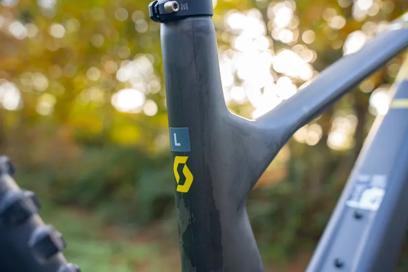 Scott Genius ST 900 Tuned Full Suspension Mountain Bike 2024 in Black/Green-12