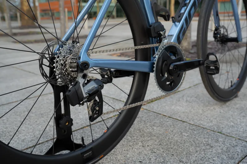 Giant Propel Advanced Pro 1 Road Bike 2025 in Frost Silver-10