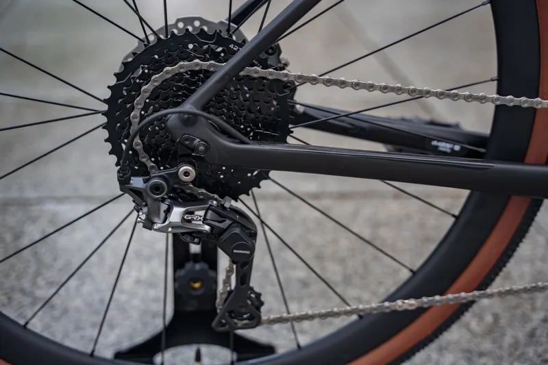 Trek FX Sport 6 Hybrid Bike 2025 in Carbon Smoke-3