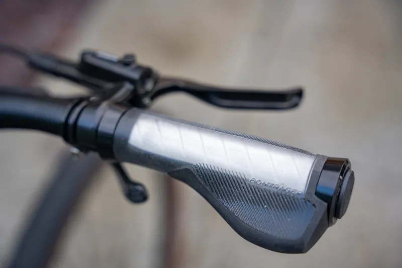 Trek FX Sport 6 Hybrid Bike 2025 in Carbon Smoke-8