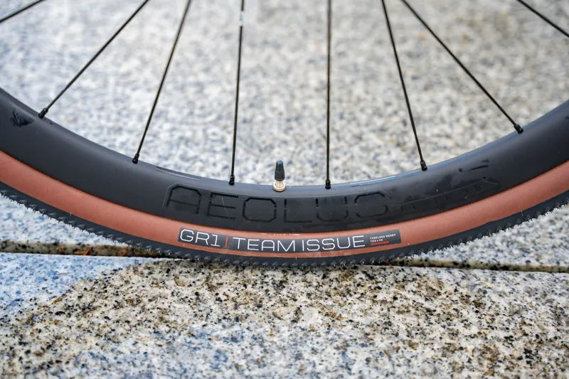 Trek FX Sport 6 Hybrid Bike 2025 in Carbon Smoke-5