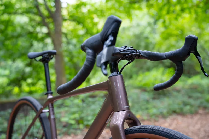 Trek Checkpoint ALR 5 Gravel Bike 2026 in Bronze Age-8