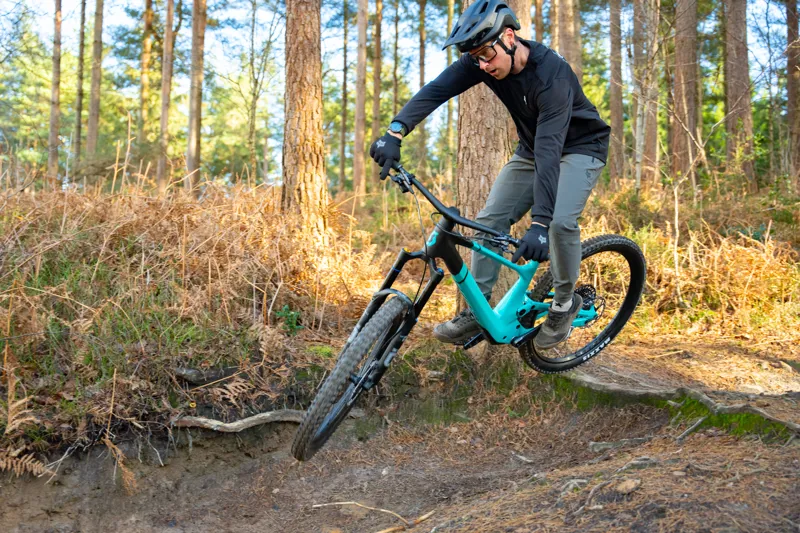 Scott Genius ST 910 Full Suspension Mountain Bike 2025 in Blue-10