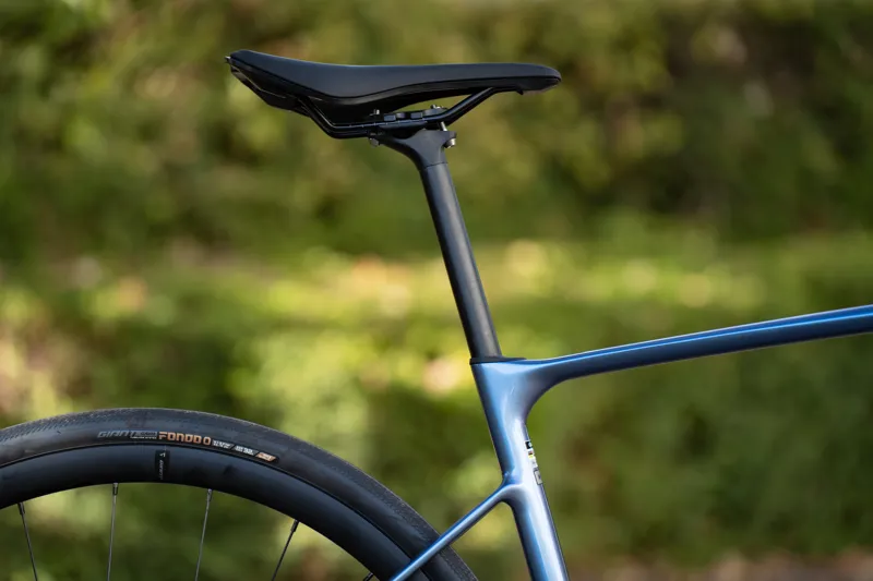 Giant Defy Advanced 1 Road Bike 2026 in Thundercloud-8