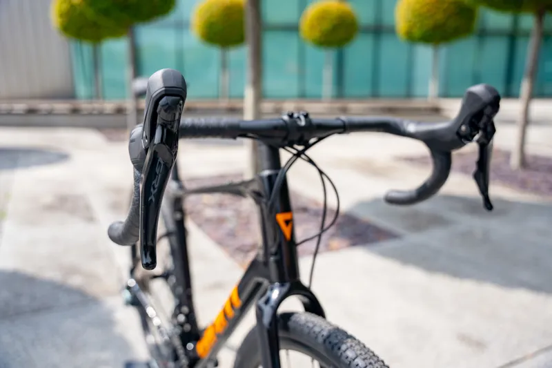 Giant Revolt Advanced 3 Gravel Bike 2025 in Black-3