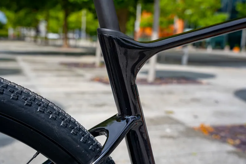 Giant Revolt Advanced 3 Gravel Bike 2025 in Black-5