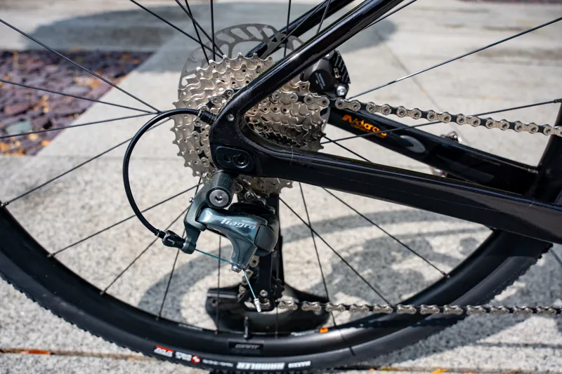 Giant Revolt Advanced 3 Gravel Bike 2025 in Black-6