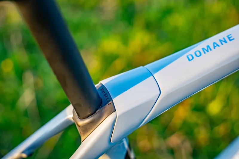 Trek Domane SL 7 Gen 4 Carbon Road Bike 2025 in Gravel-9