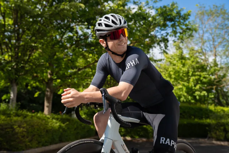 Giro Helios Spherical MIPS Road Helmet in Matte Shark-5