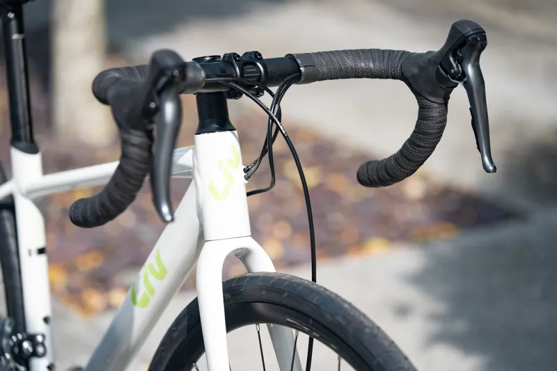 Liv Avail AR 4 Womens Endurance Road Bike 2025 in Snow Drift/Silver-7